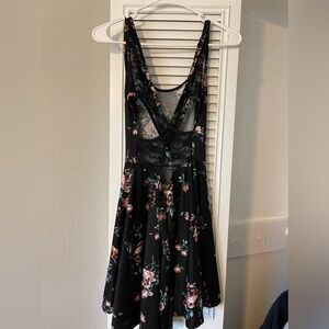 Lace detail cross back dress